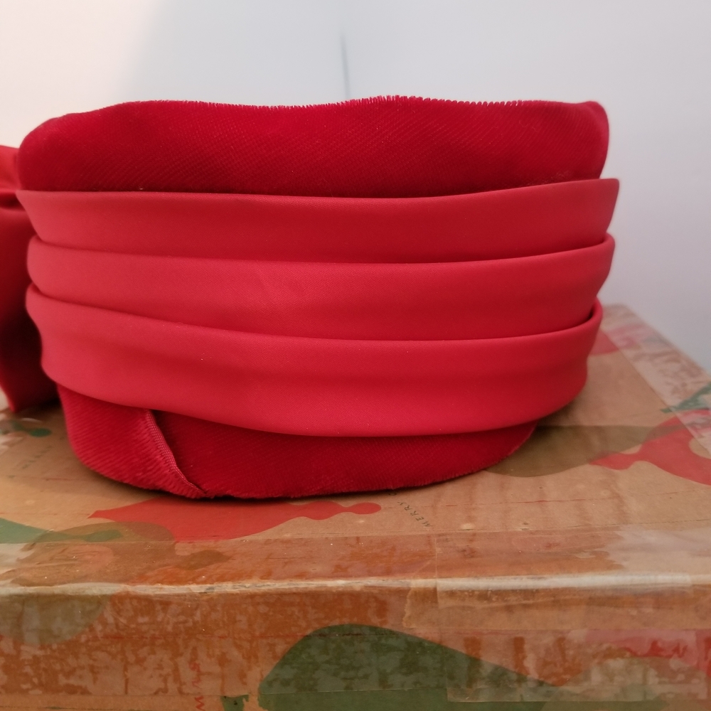 Elegant Red Women's Hat - Picture 2 of 6